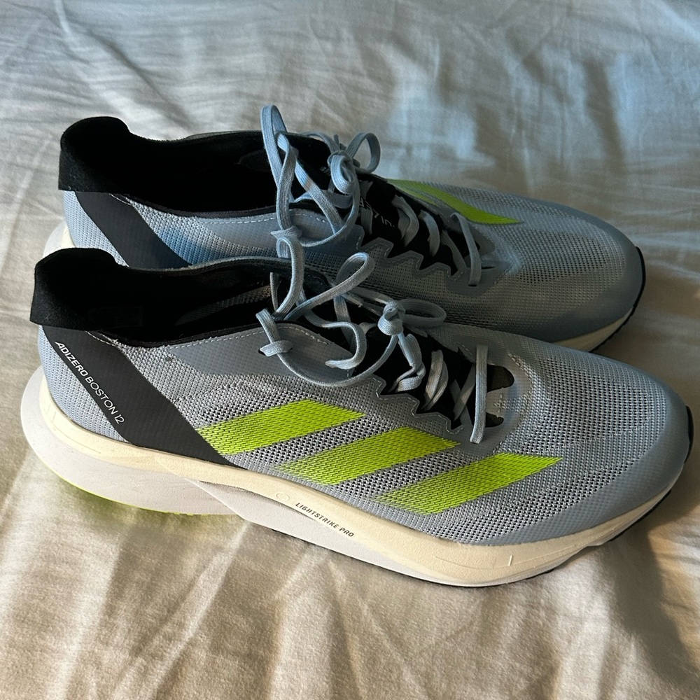 like new! adidas adizero boston 12 running shoes